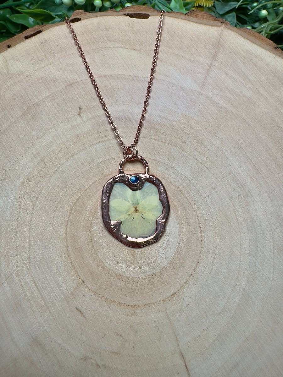 Isolwyn - Abalone Shell and Flower Necklace | Copper Ashes