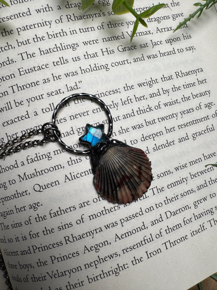 Labradorite and Scallop Shell Necklace | Copper Ashes