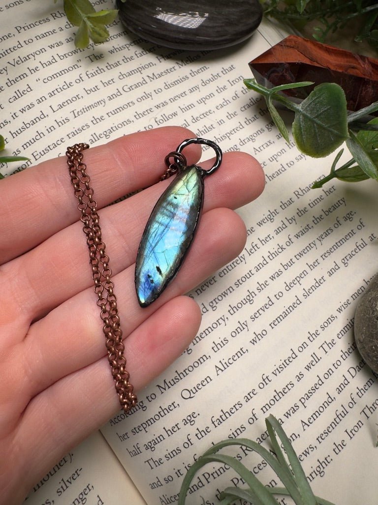 Labradorite Necklace | Copper Ashes