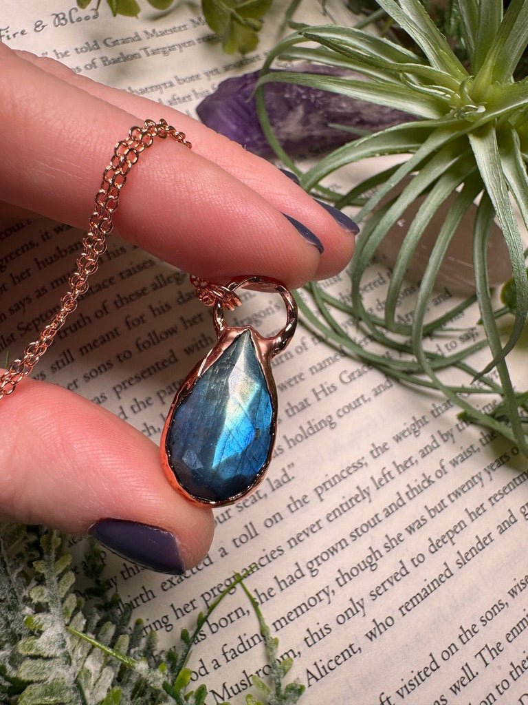 Labradorite Necklace | Copper Ashes