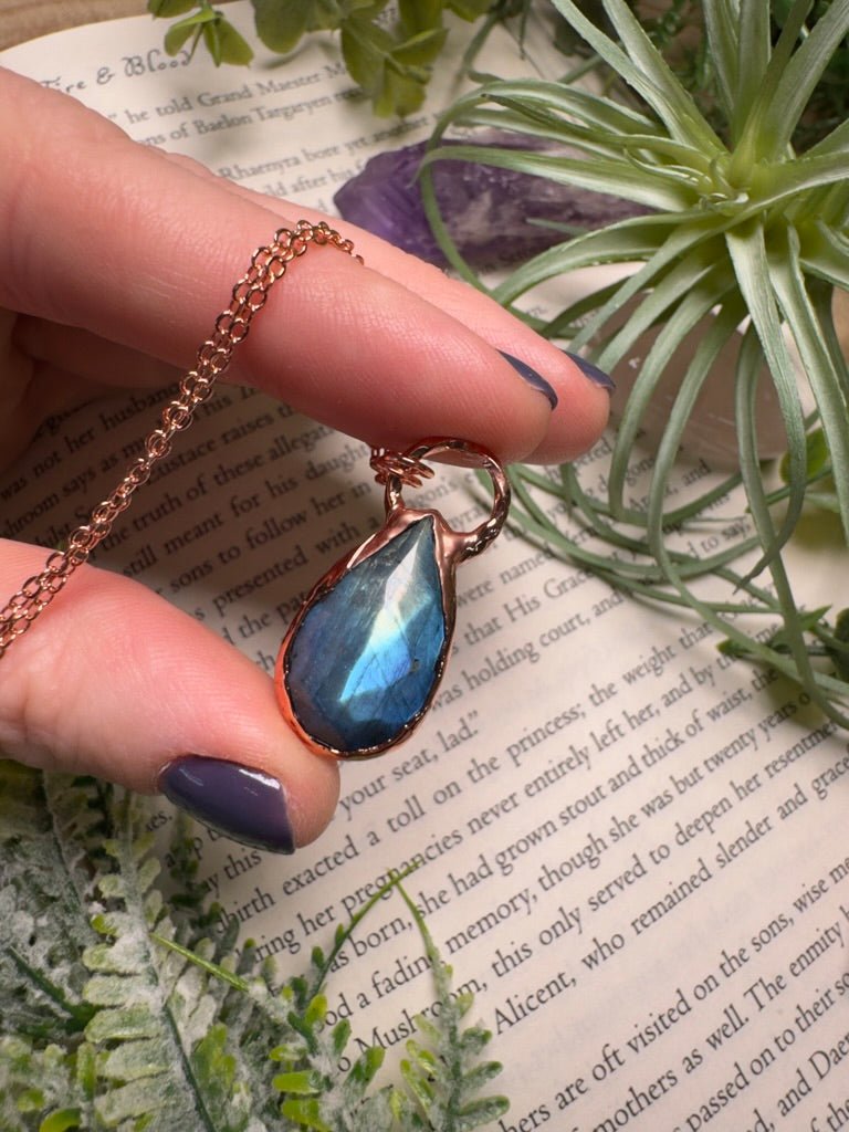 Labradorite Necklace | Copper Ashes