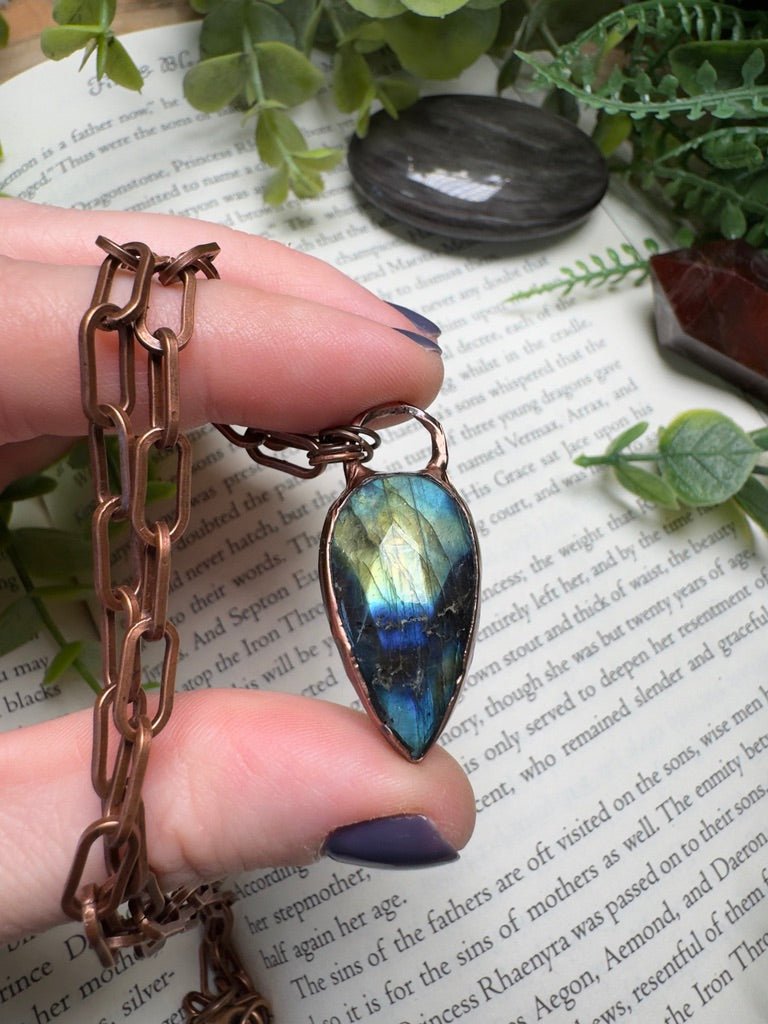 Labradorite Necklace | Copper Ashes