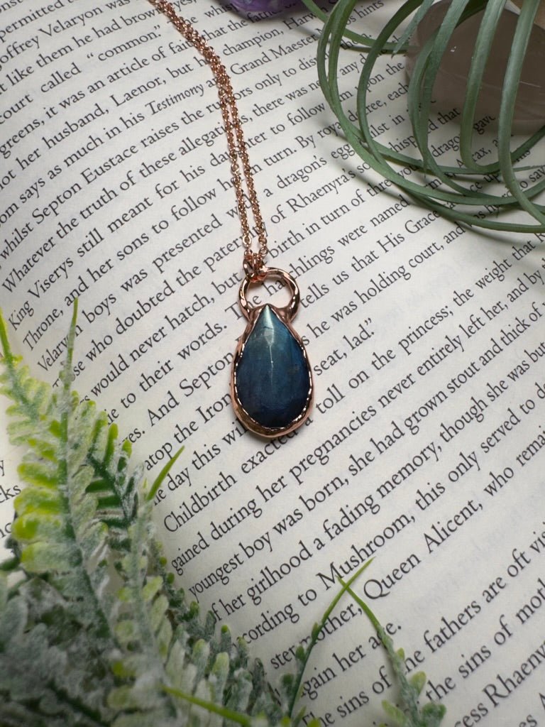 Labradorite Necklace | Copper Ashes