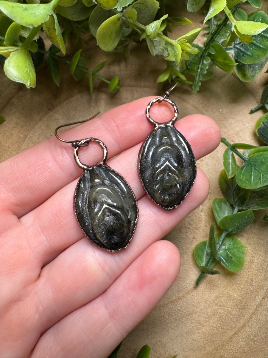 Labradorite Yoni Earrings | Copper Ashes