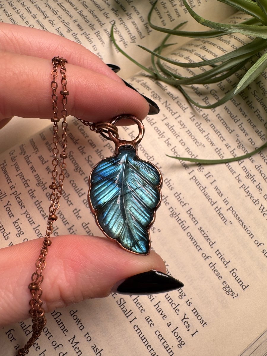 Leaf Labradorite Necklace | Copper Ashes