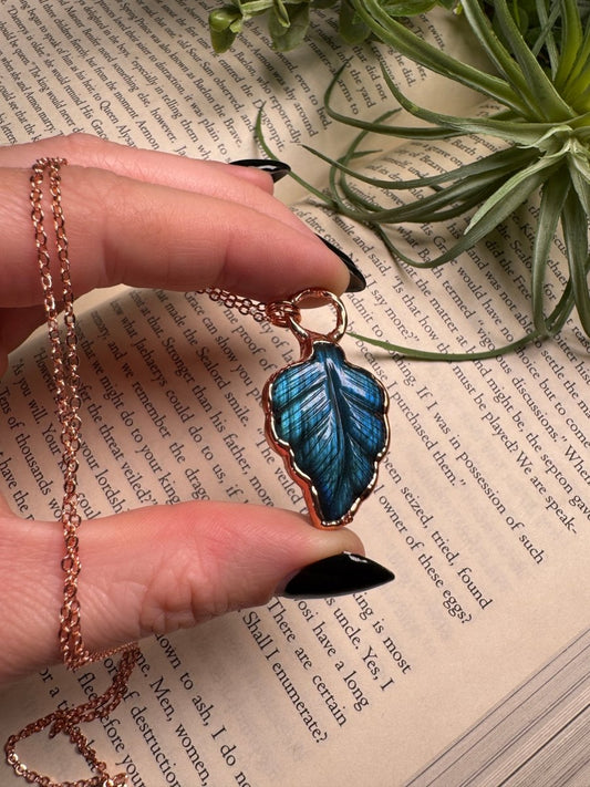 Leaf Labradorite Necklace | Copper Ashes