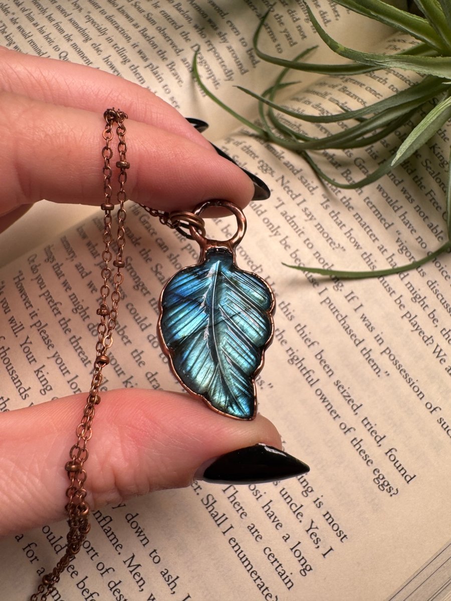 Leaf Labradorite Necklace | Copper Ashes
