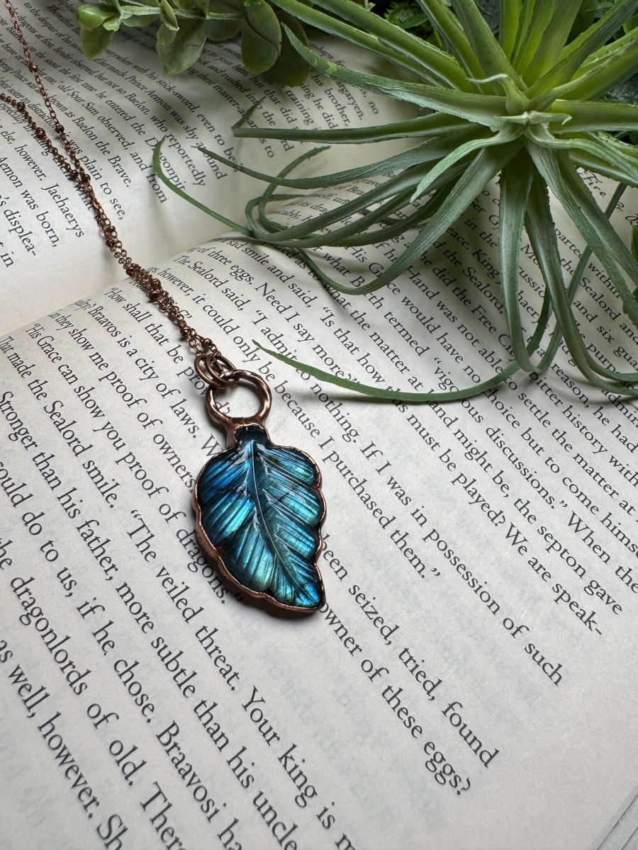 Leaf Labradorite Necklace | Copper Ashes