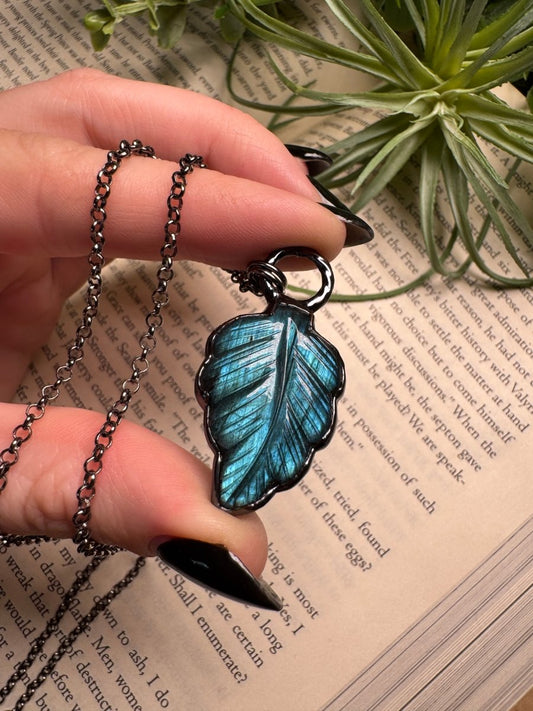 Leaf Labradorite Necklace | Copper Ashes