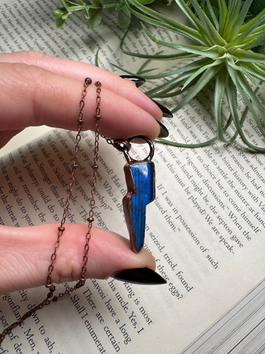 Lightning Bolt Labradorite Necklace | Copper Ashes