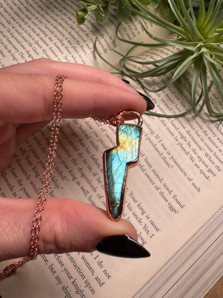 Lightning Bolt Labradorite Necklace | Copper Ashes