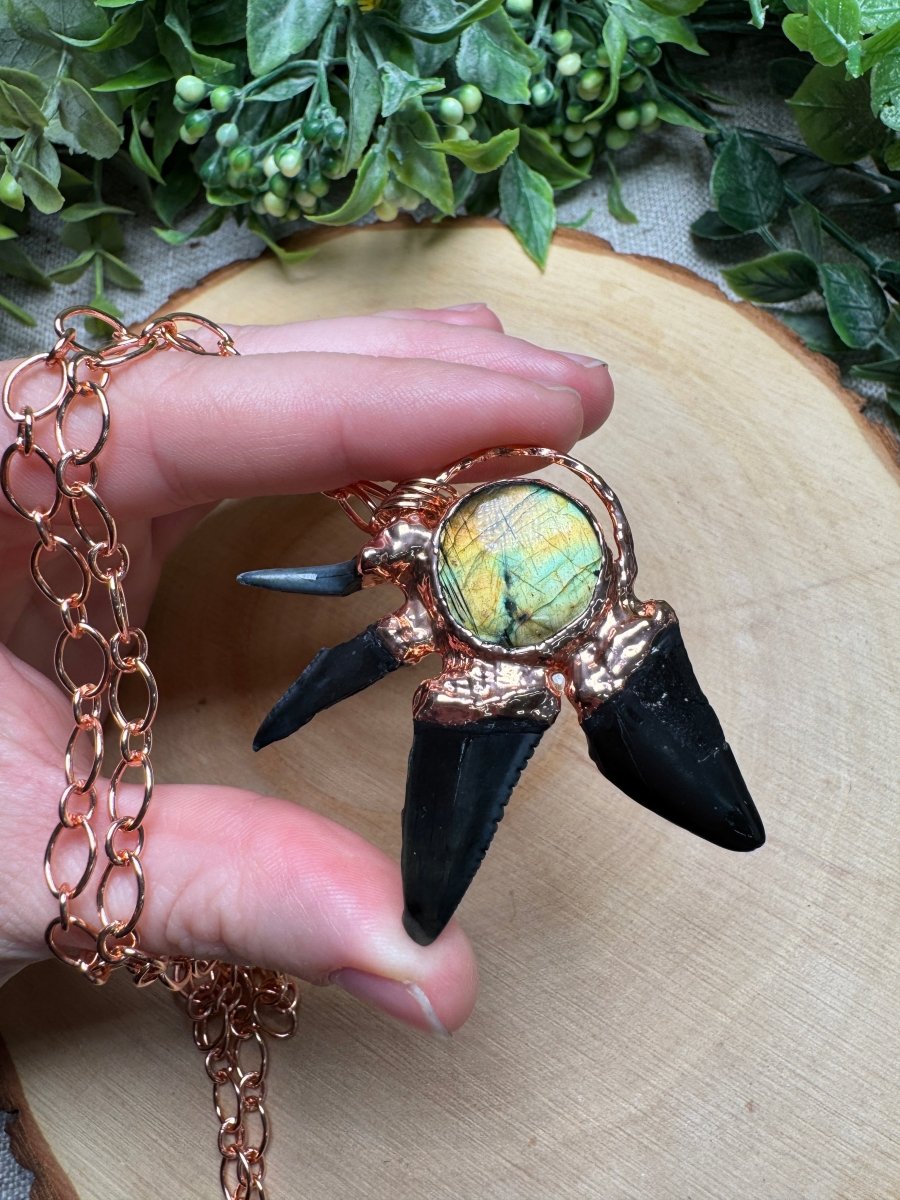 Lysara - Shark Teeth and Labradorite Necklace | Copper Ashes