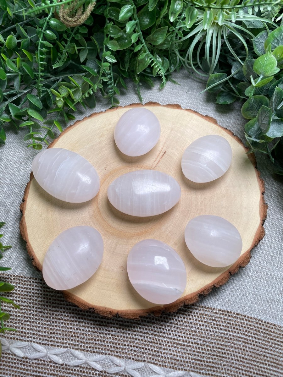 Mango Calcite Palm Stone | Copper Ashes