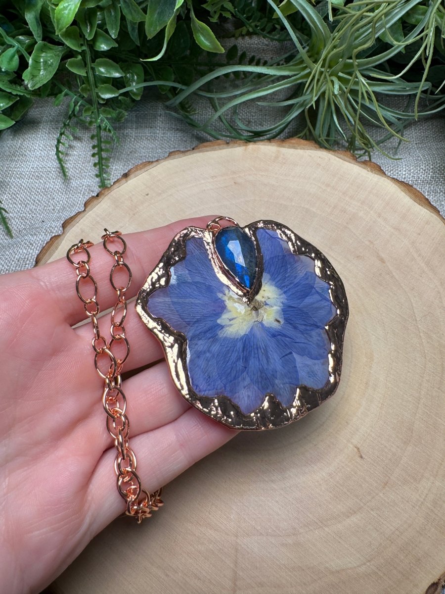 Mirthwyn - Labradorite and Flower Necklace | Copper Ashes
