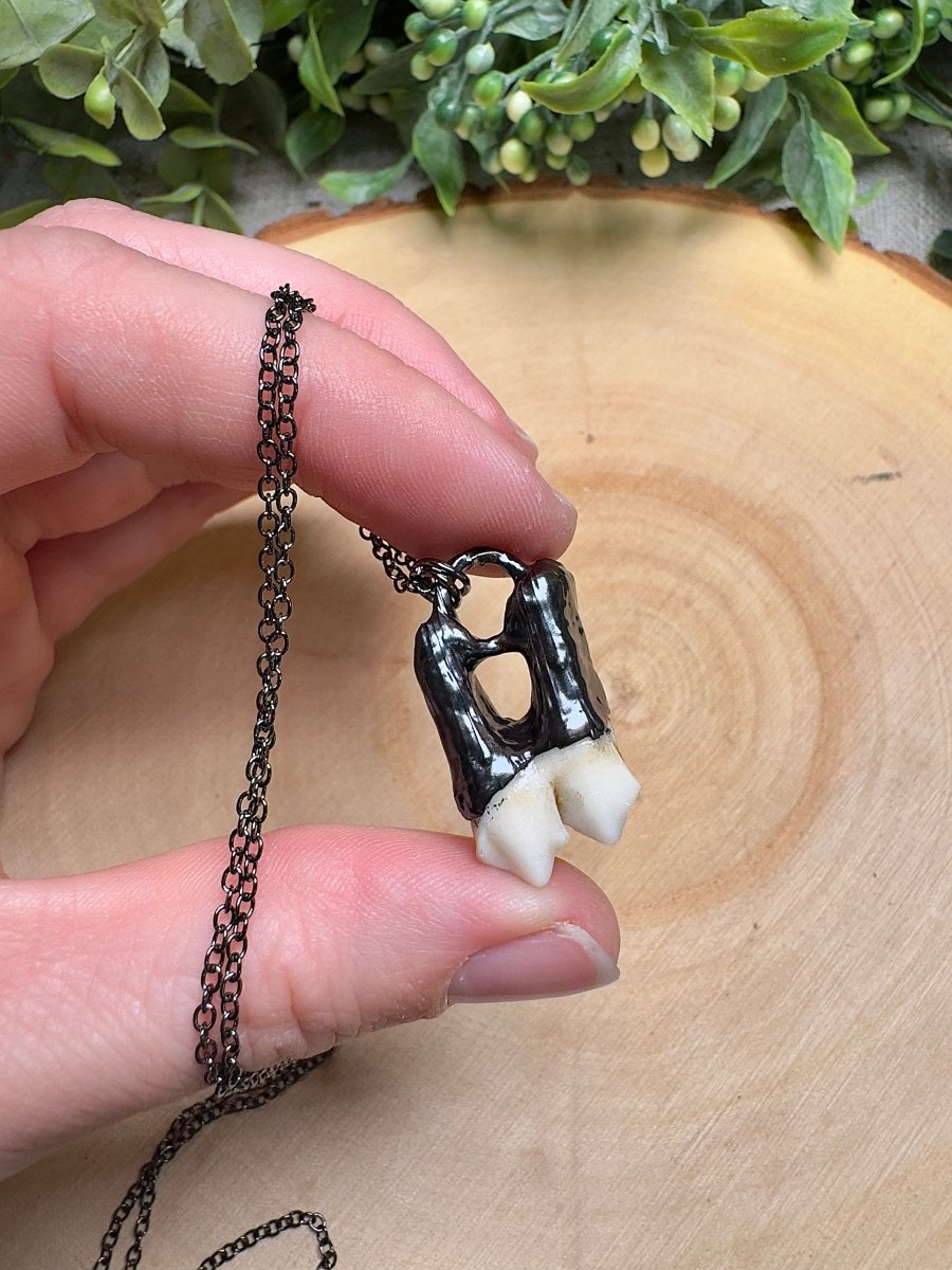 Morwen - Deer Tooth Necklace | Copper Ashes