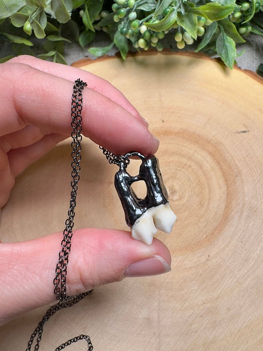 Morwen - Deer Tooth Necklace | Copper Ashes