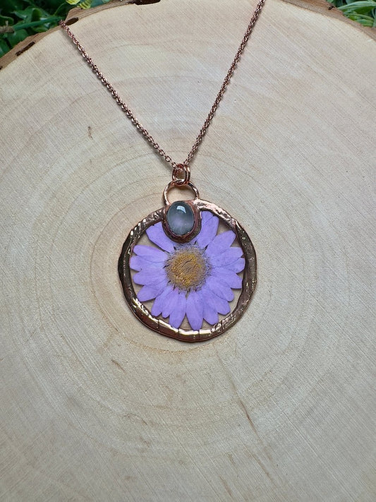 Morwenne - Rose Quartz and Flower Necklace | Copper Ashes