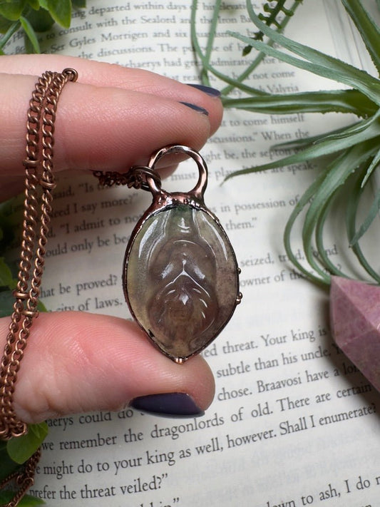 Moss Agate Yoni Necklace | Copper Ashes