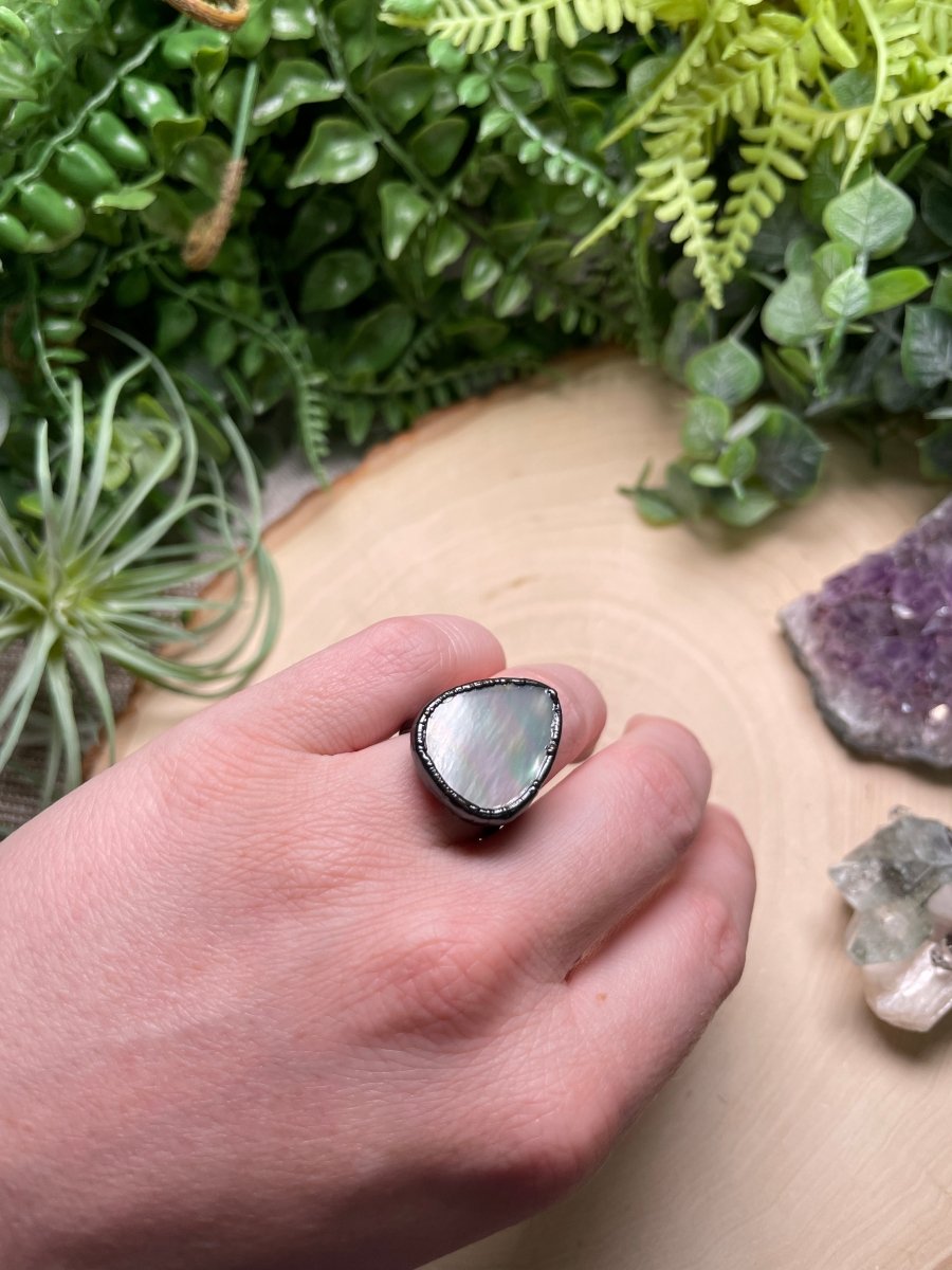 Mother of Pearl Shell Ring Size 5 | Copper Ashes