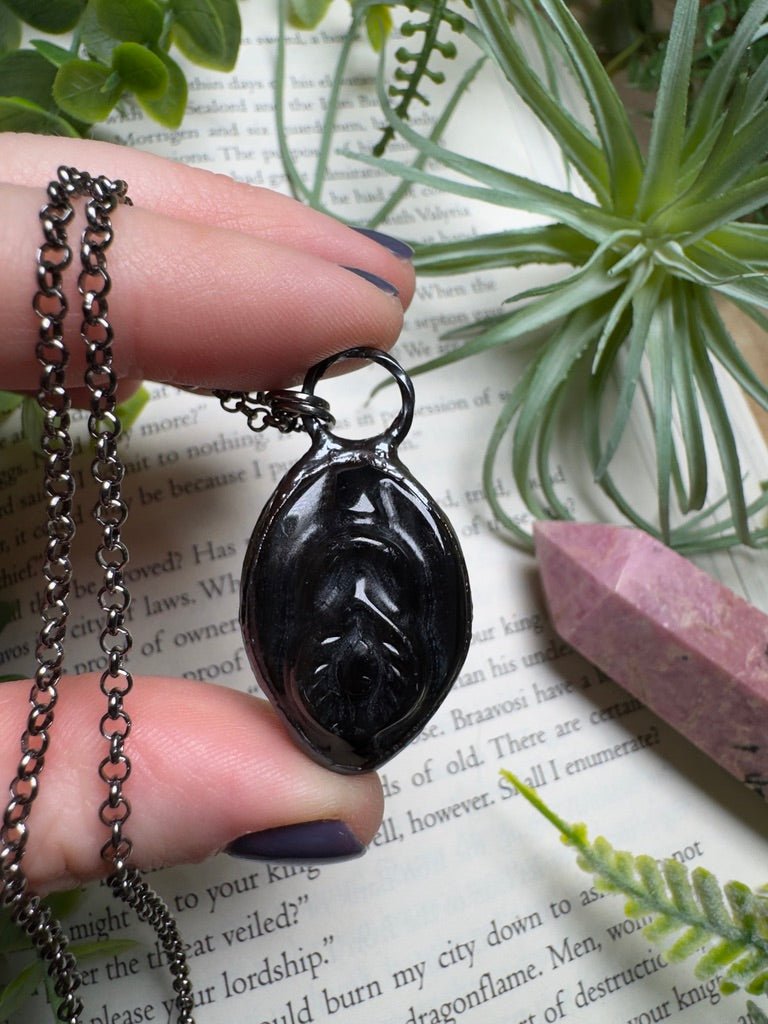 Obsidian Yoni Necklace | Copper Ashes