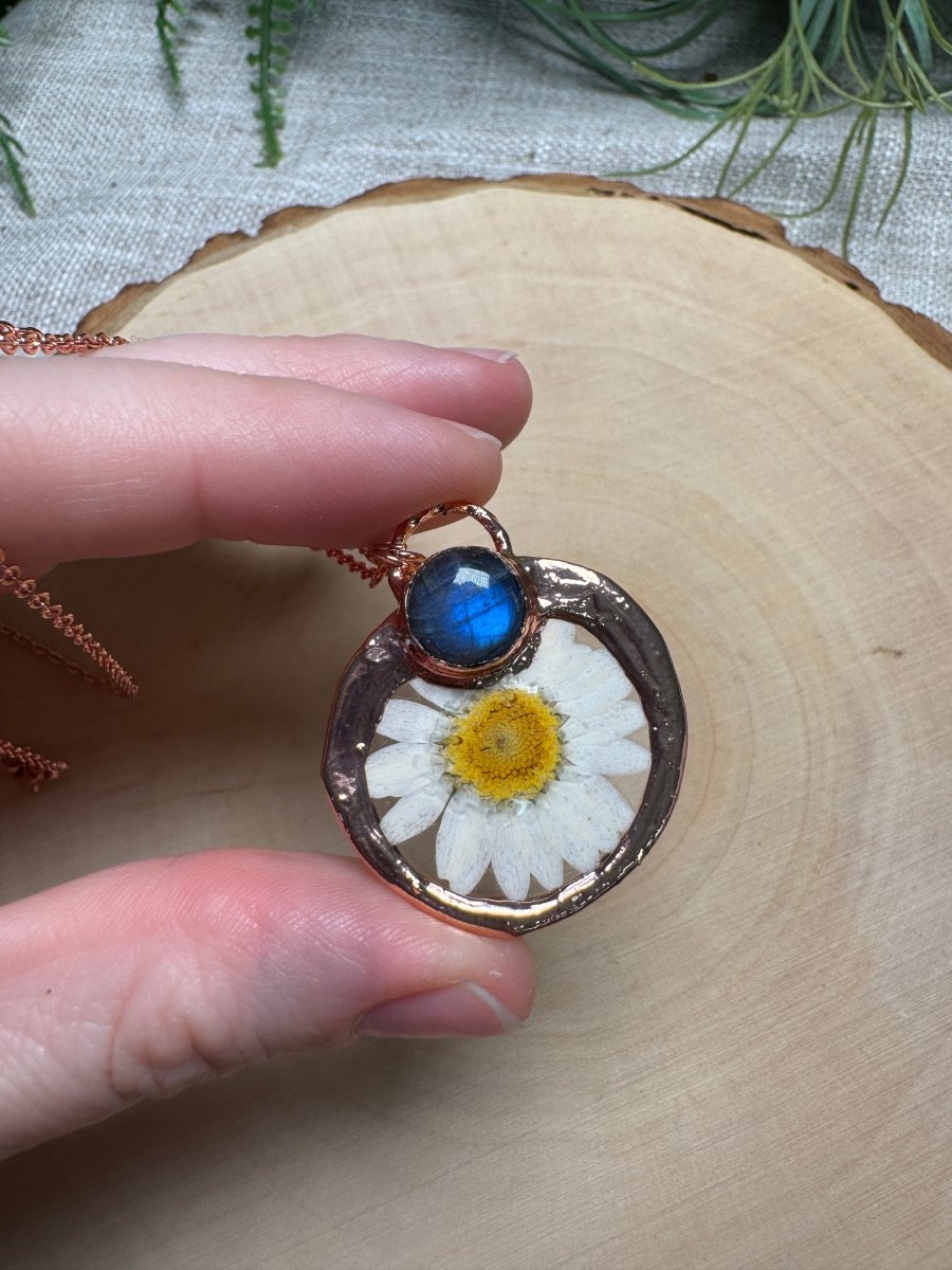 Peonella - Labradorite and Flower Necklace | Copper Ashes