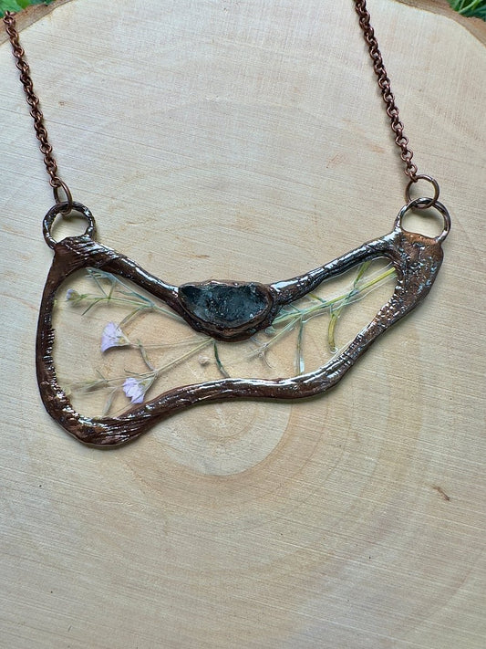 Quartz Diamond and Dried Flower Necklace | Copper Ashes