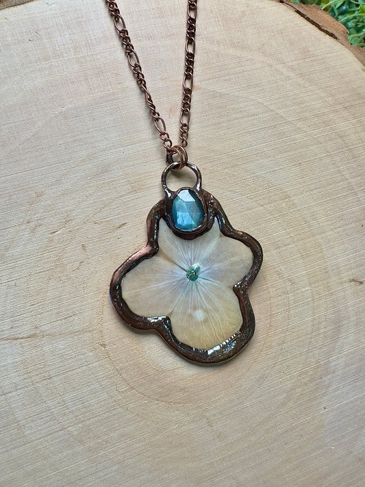 Quibblera - Labradorite and Flower Necklace | Copper Ashes