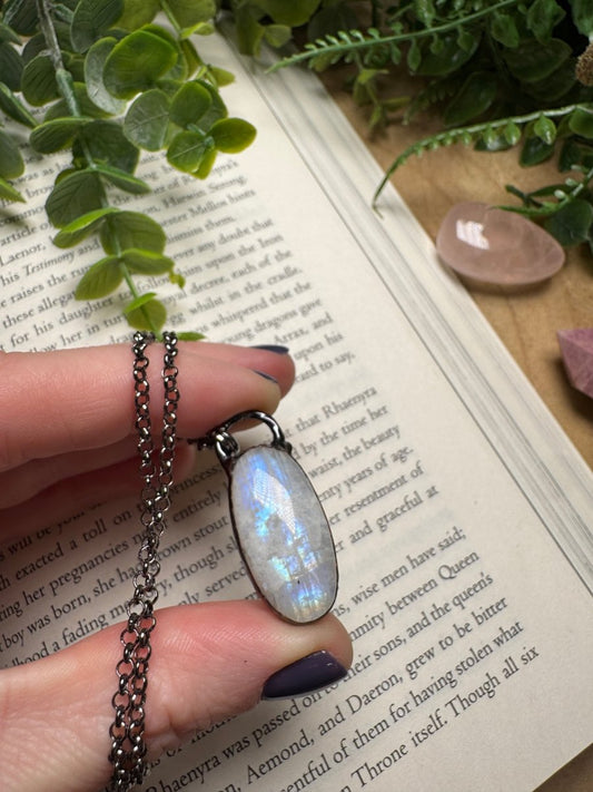 Rainbow Moonstone Necklace | Copper Ashes