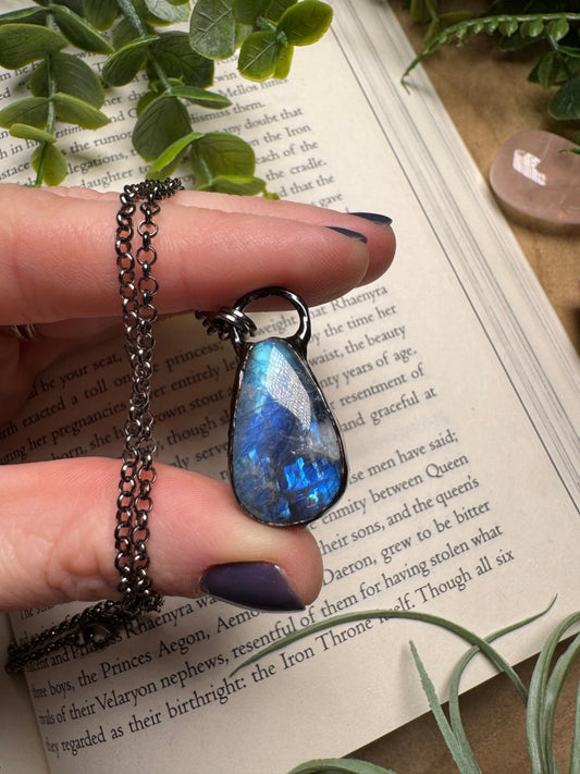 Rainbow Moonstone Necklace | Copper Ashes
