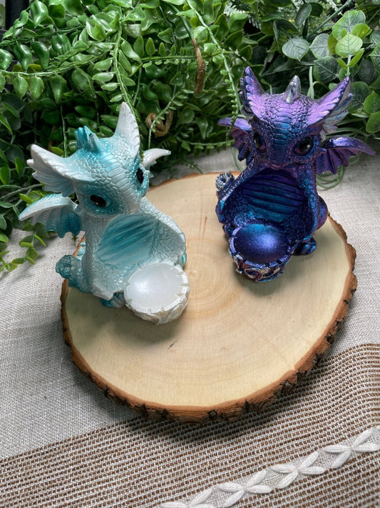 Resin Baby Dragon Sphere Stand | Copper Ashes