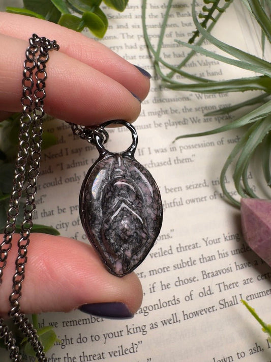 Rhodonite Yoni Necklace | Copper Ashes