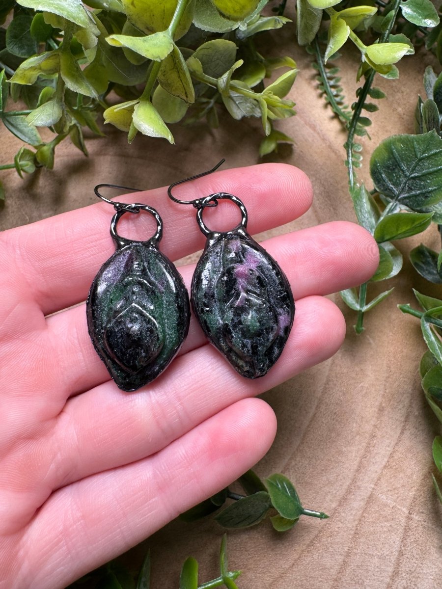 Ruby Zoisite Yoni Earrings | Copper Ashes