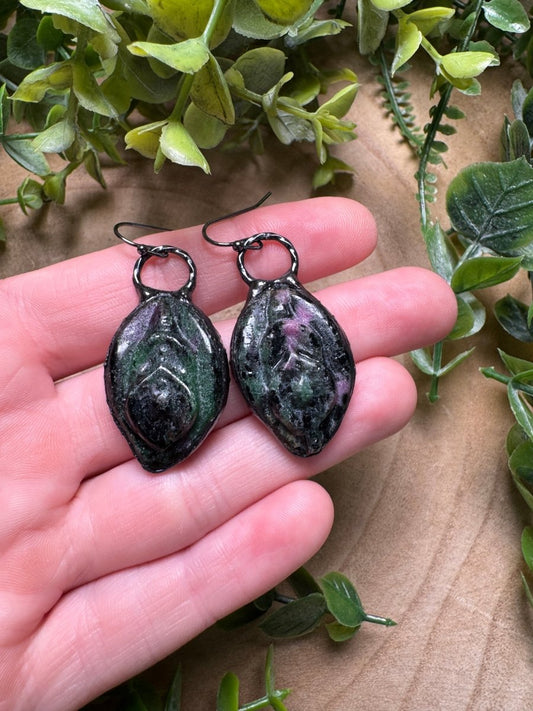 Ruby Zoisite Yoni Earrings | Copper Ashes