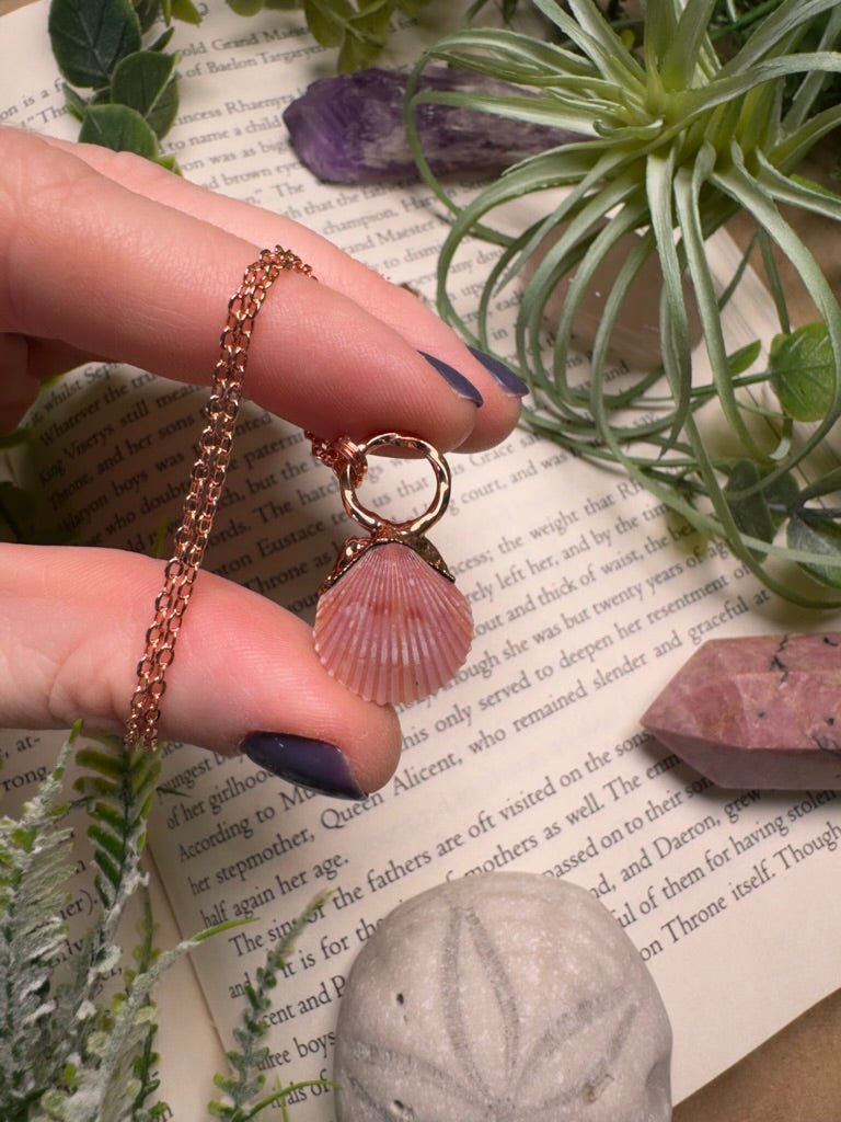 Scallop Shell Necklace (minor blemishes on shell) | Copper Ashes