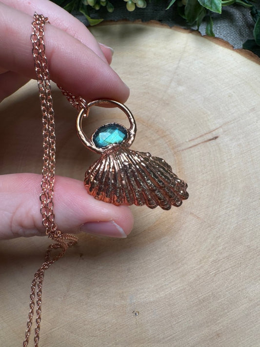 Shell and Labradorite Necklace | Copper Ashes