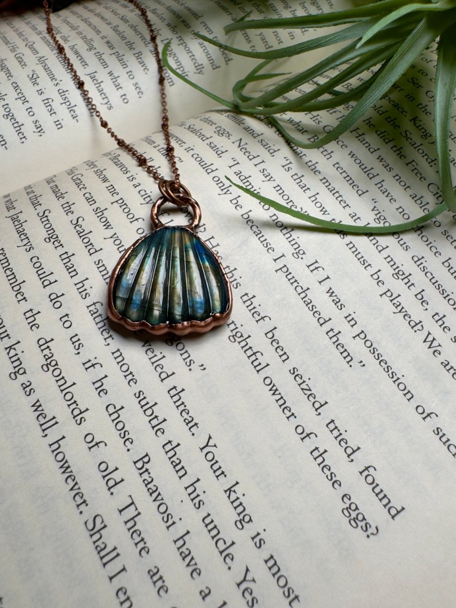 Shell Labradorite Necklace | Copper Ashes