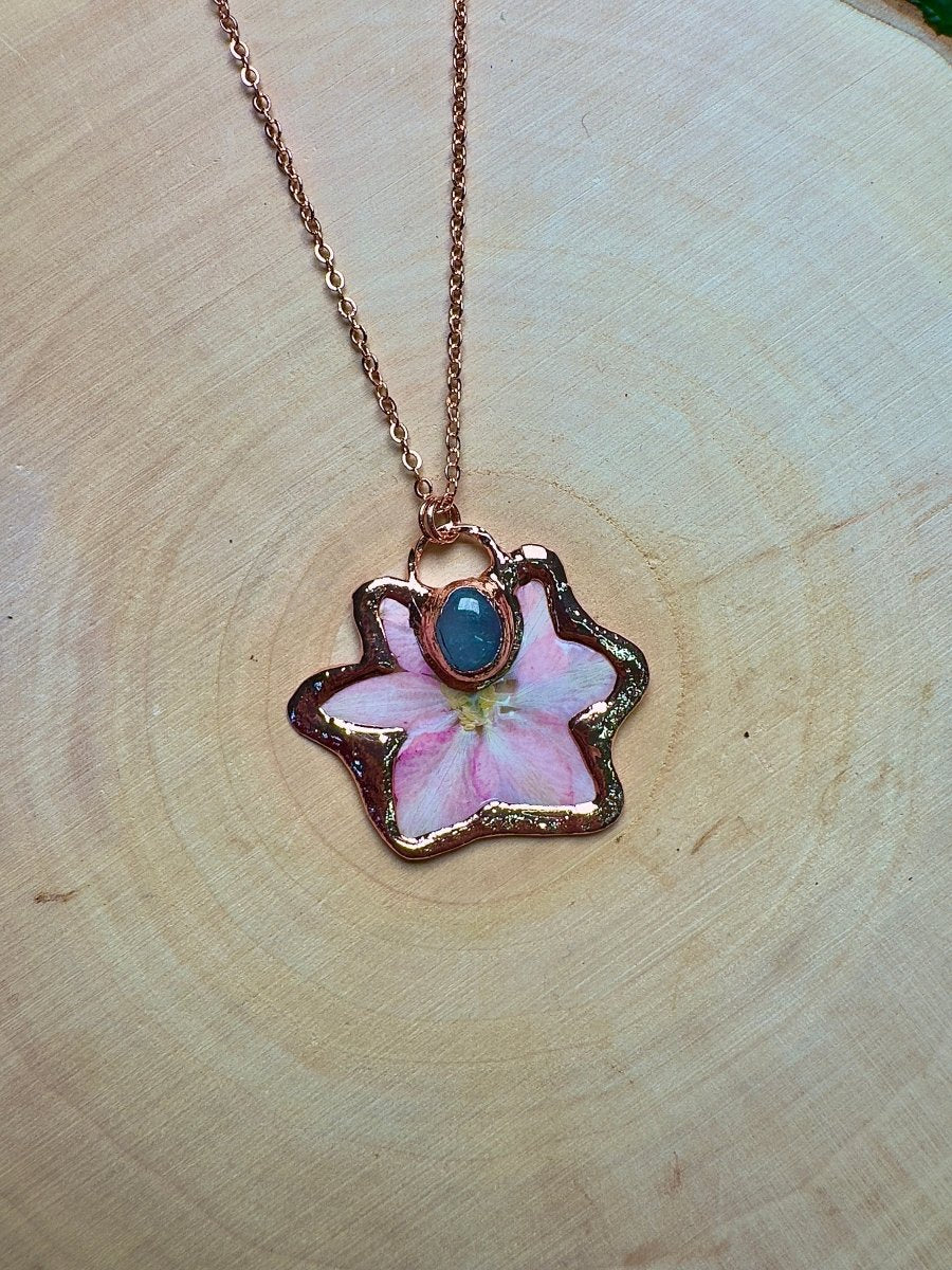 Sylphina - Rose Quartz and Flower Necklace | Copper Ashes