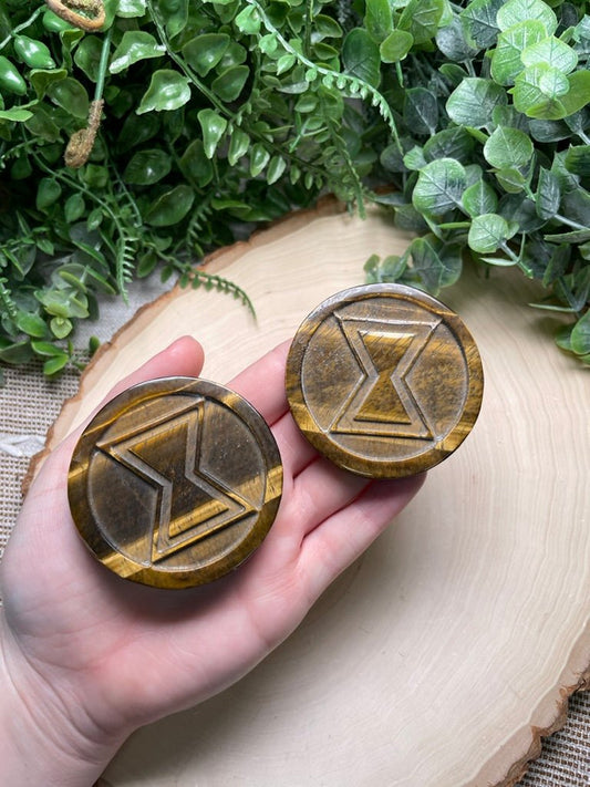 Tigers Eye Black Widow Avengers Symbol | Copper Ashes