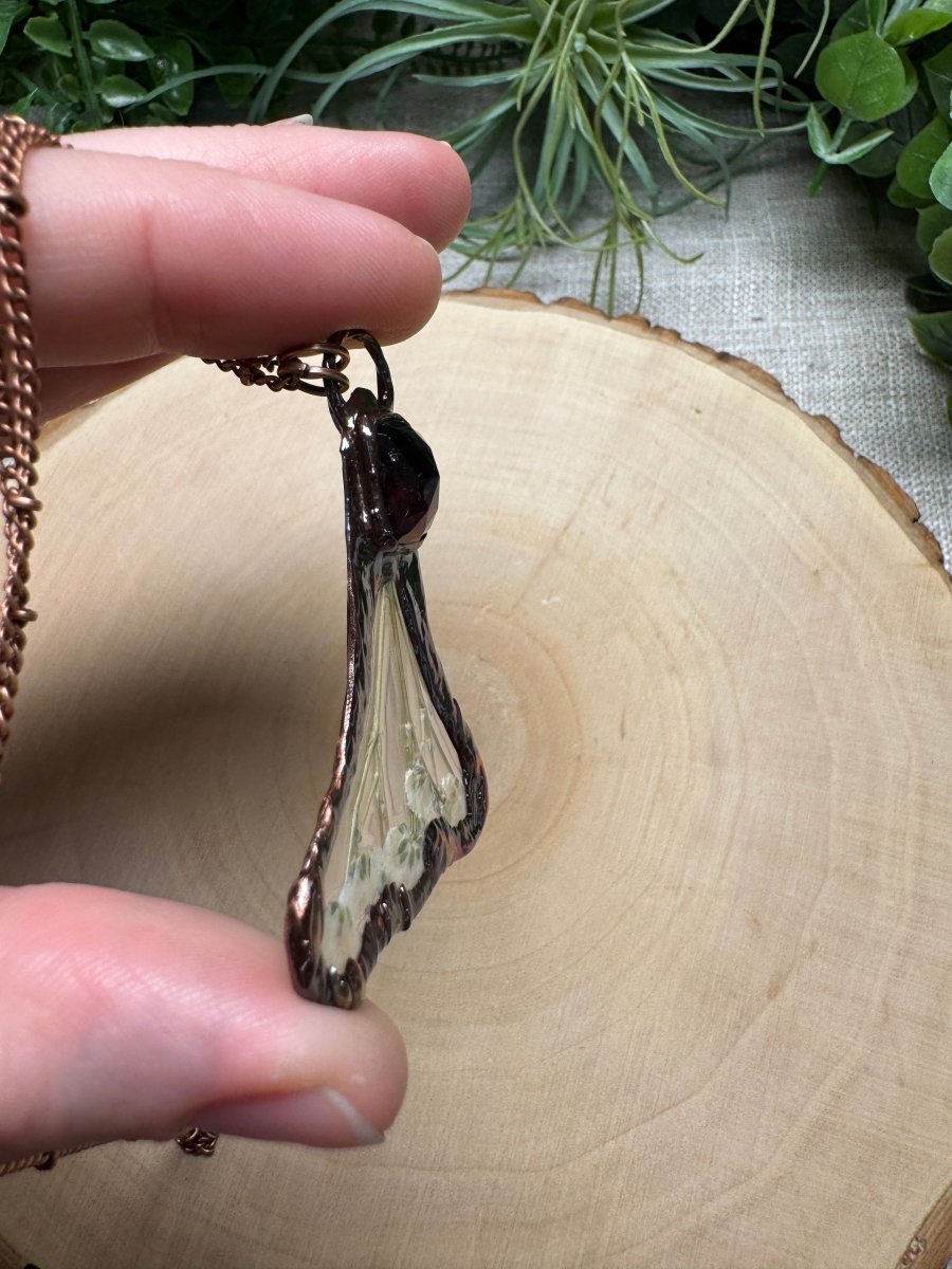 Viridra - Garnet and Flower Necklace | Copper Ashes