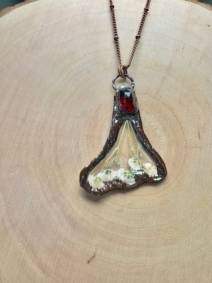 Viridra - Garnet and Flower Necklace | Copper Ashes