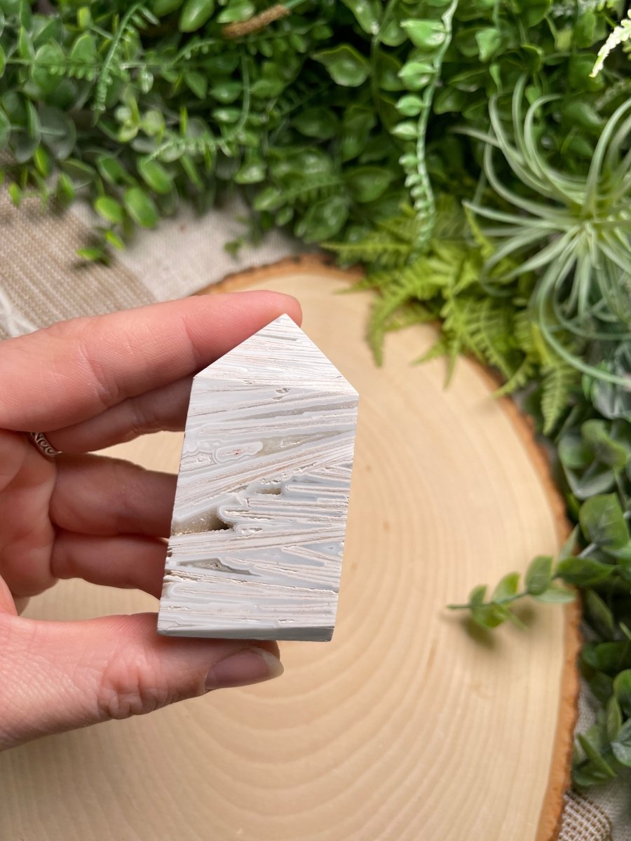 White Mexican Lace Agate Tower | Copper Ashes