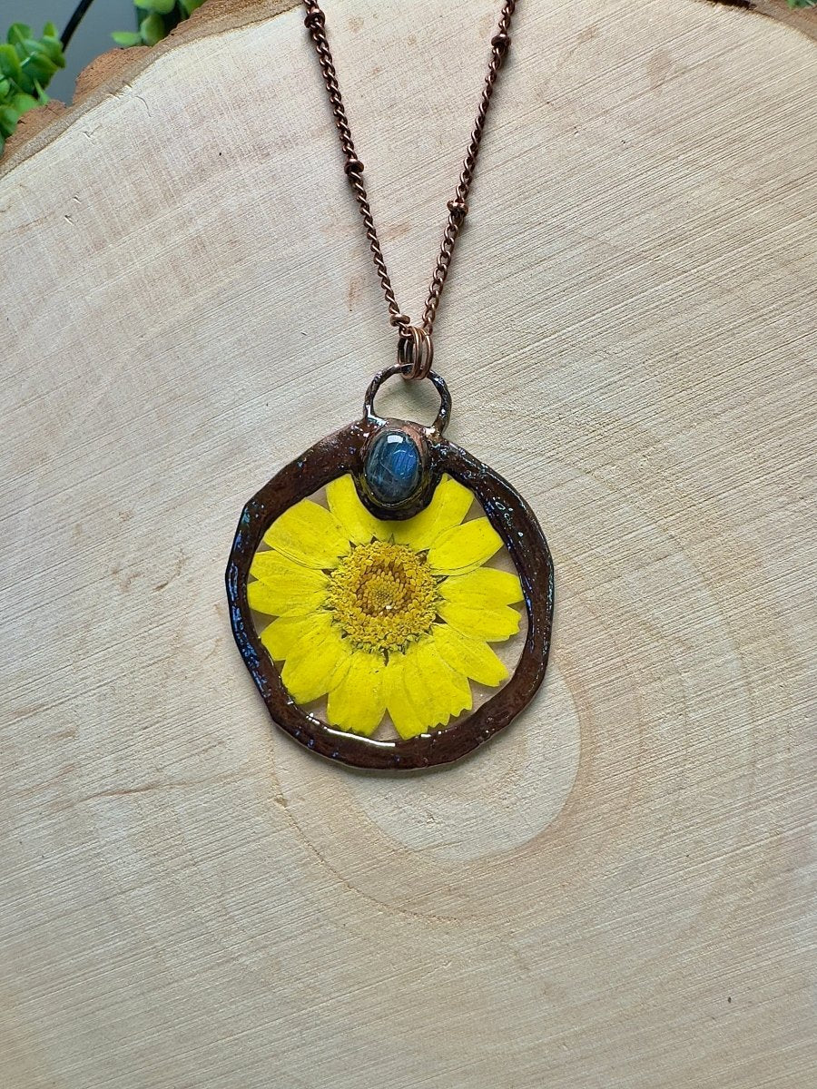 Zinnickle - Labradorite and Flower Necklace | Copper Ashes